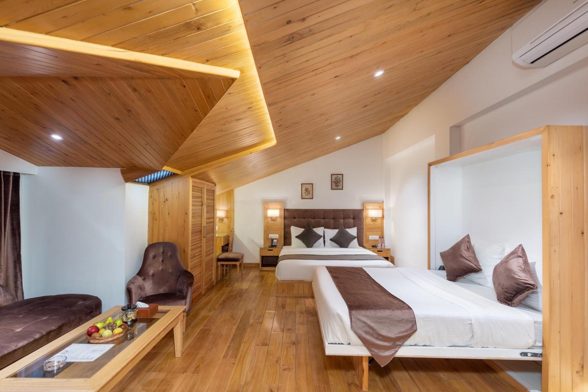 Hotel Grand Boulevard Durgjan Luaran gambar