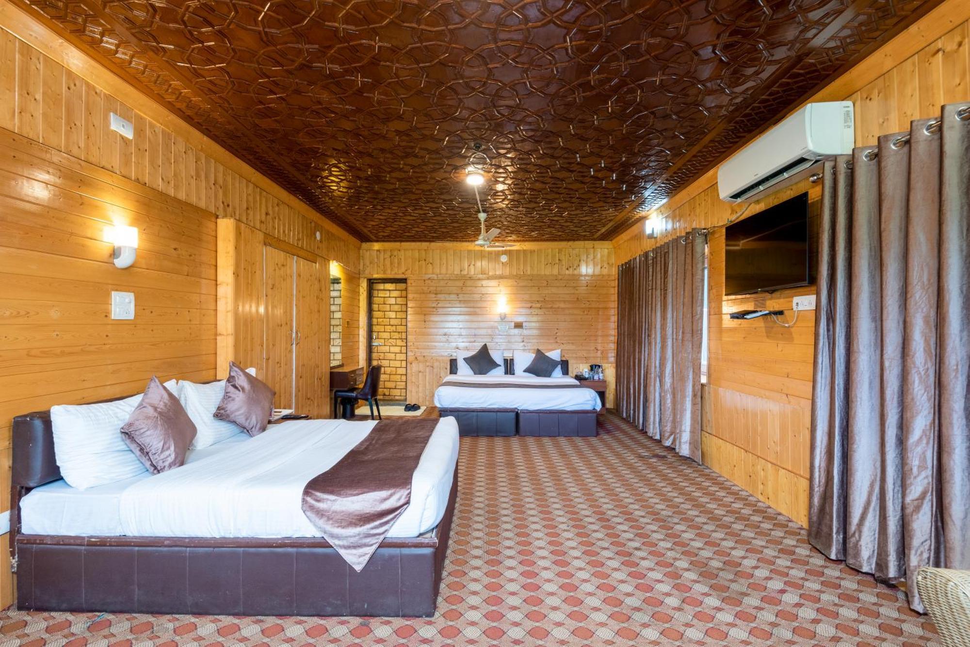 Hotel Grand Boulevard Durgjan Luaran gambar
